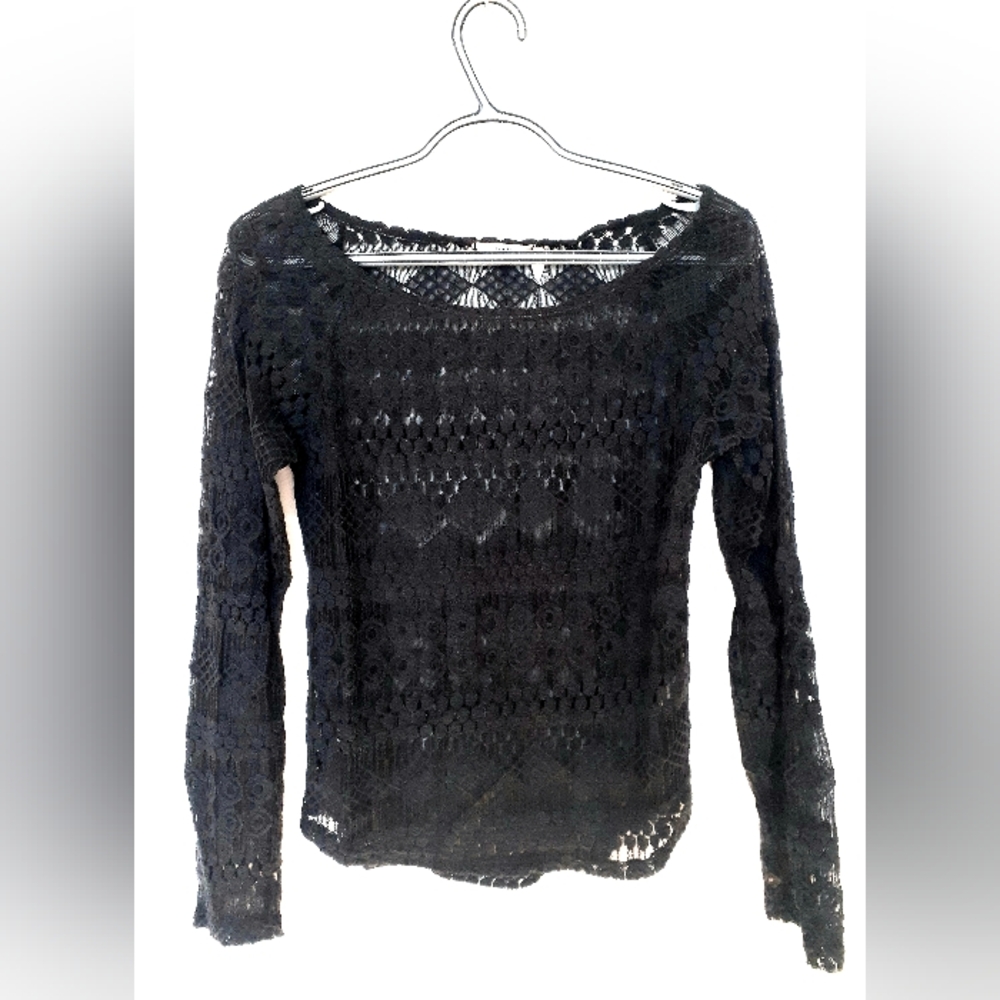 Embroidered mesh top with geometric pattern